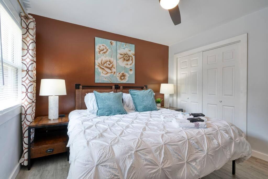 2Br 1Ba Duplex House King Beds Great For Small Groups Close To All Uptown Charlotte Attractions Extérieur photo