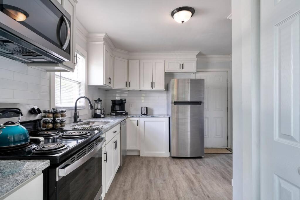 2Br 1Ba Duplex House King Beds Great For Small Groups Close To All Uptown Charlotte Attractions Extérieur photo