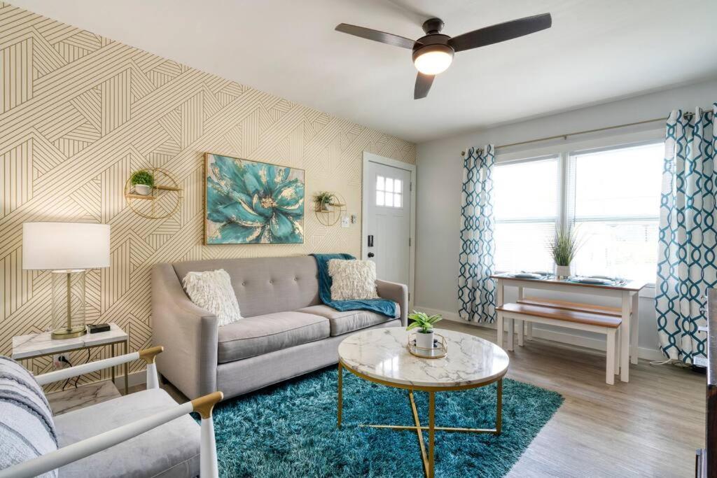 2Br 1Ba Duplex House King Beds Great For Small Groups Close To All Uptown Charlotte Attractions Extérieur photo