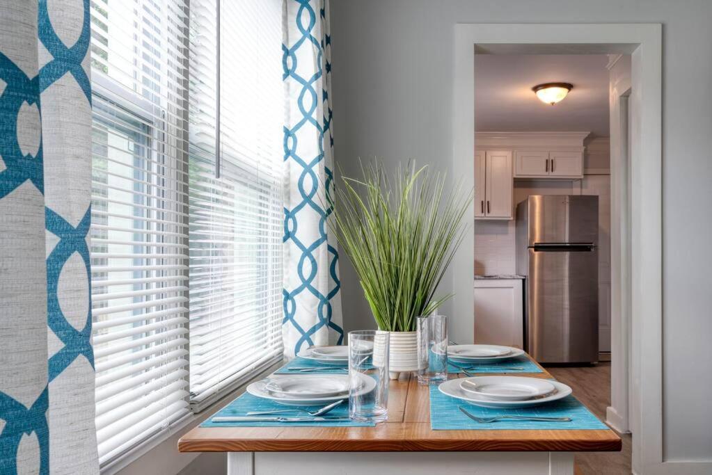 2Br 1Ba Duplex House King Beds Great For Small Groups Close To All Uptown Charlotte Attractions Extérieur photo
