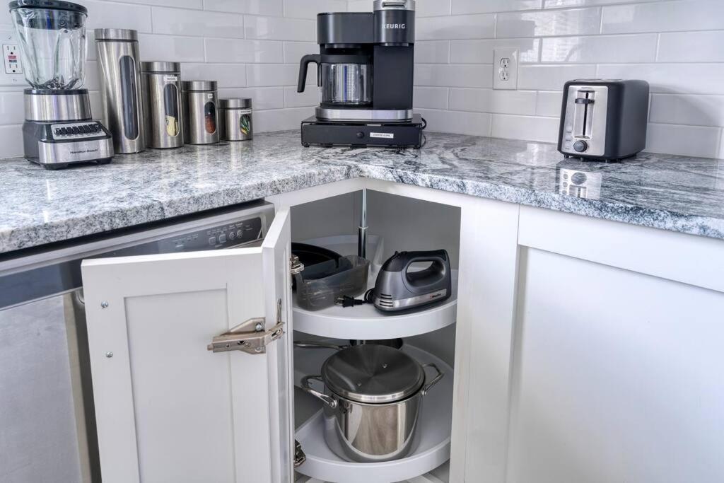 2Br 1Ba Duplex House King Beds Great For Small Groups Close To All Uptown Charlotte Attractions Extérieur photo